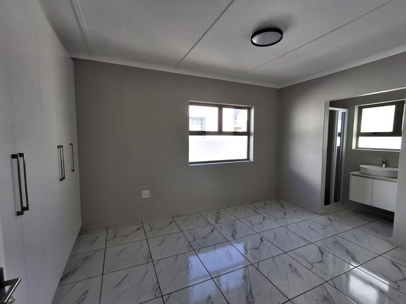 3 Bedroom Property for Sale in Britannia Bay Western Cape